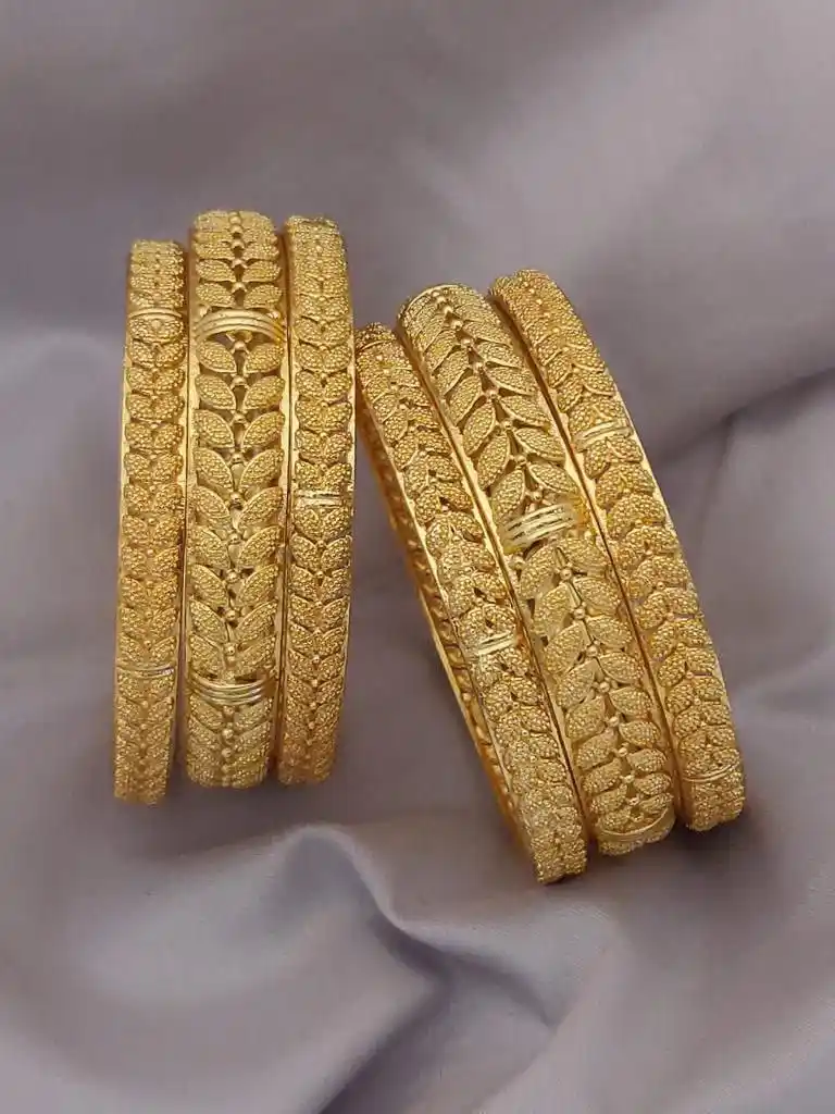 Beautiful Designer Six Pis Bangles With Chuda Style.png
