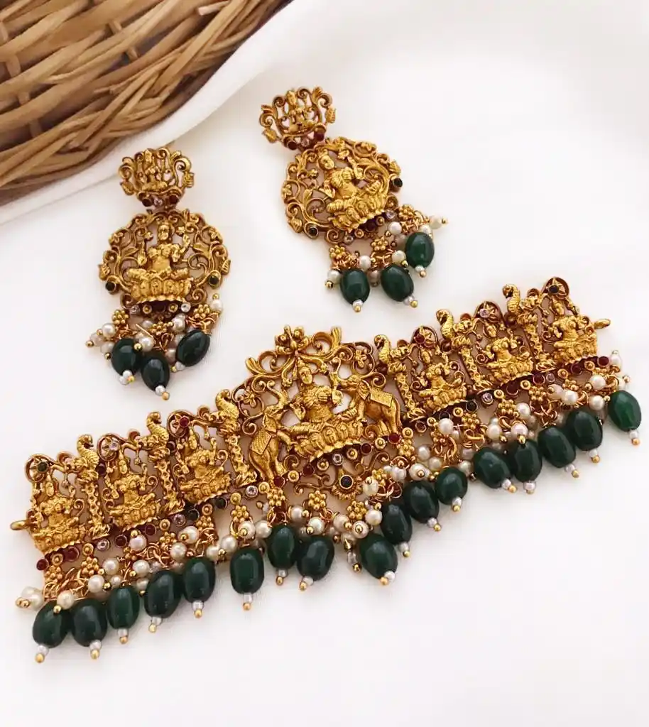 Alloy Gold Jewellery Set (Pack Of 1).png